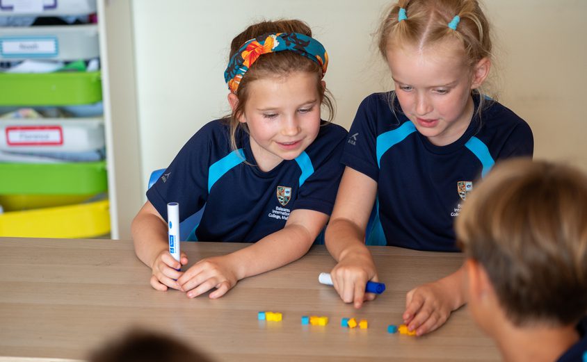 Children learning maths year 3 FRS 2729