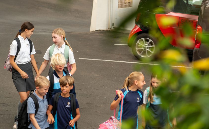 FRS 2083 children arriving at school