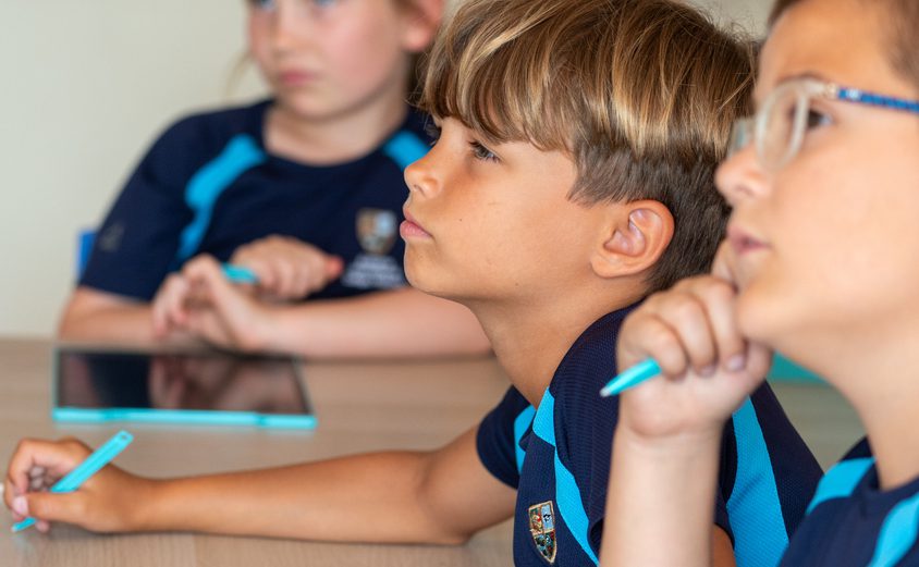 FRS 2713 children paying attention to explanation