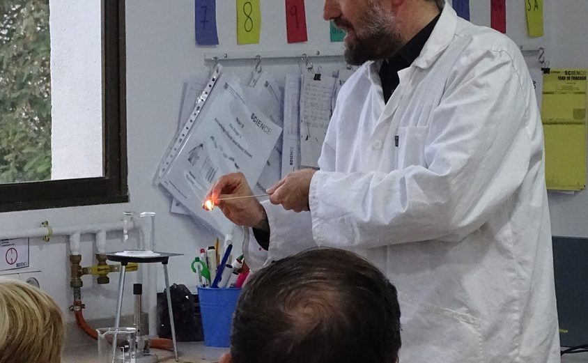 Science teacher Sa Porrasa