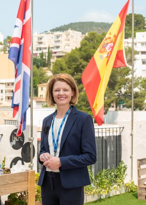 Elizabeth Compton GRB ES flags vertical